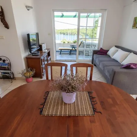 Сasa de vacaciones Mirta - Two Bedroom With Sea View *