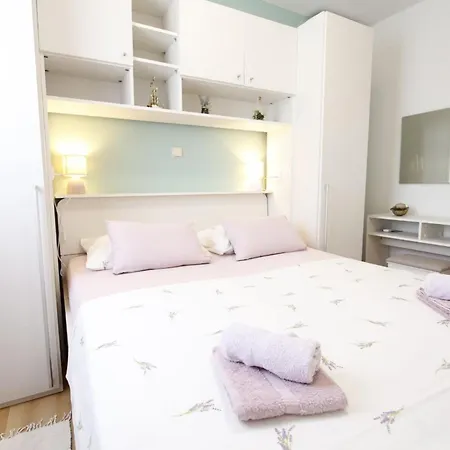 Mirta - Two Bedroom With Sea View * Veli Rat