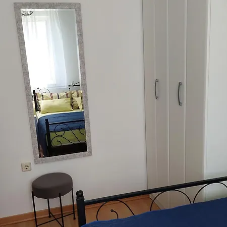 Mirta - Two Bedroom With Sea View Сasa de vacaciones Veli Rat