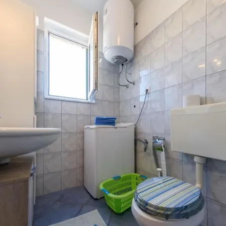 Hébergement de vacances Mirta - Two Bedroom With Sea View *
