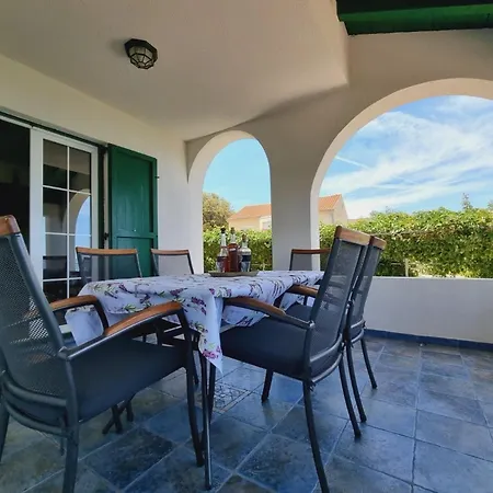 Mirta - Two Bedroom With Sea View *